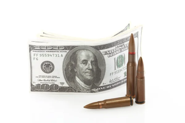 Uang dan peluru — Stok Foto