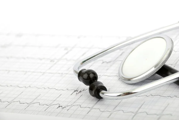 Stetoskop na kardiogram — Stock fotografie