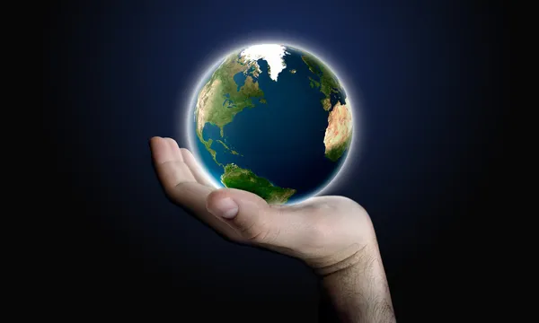 Earth in Hand — Stockfoto