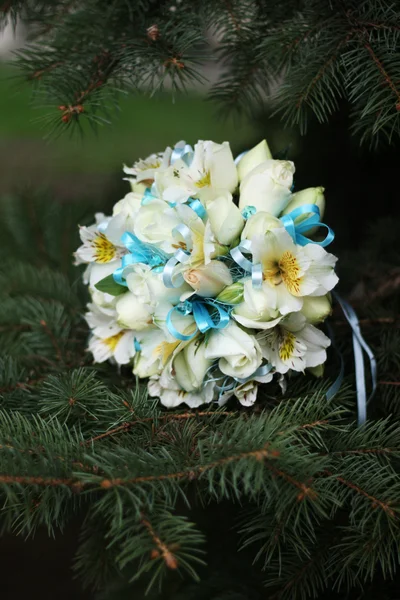 新娘花束上的树枝 — 图库照片