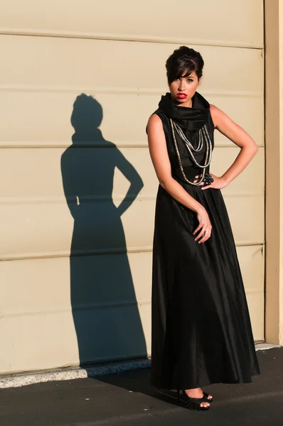 Siyah elbise — Stok fotoğraf