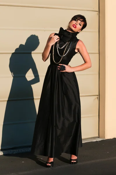 Siyah elbise — Stok fotoğraf