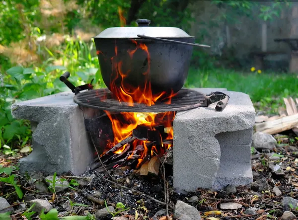 Pot on the fire — Stock Photo, Image