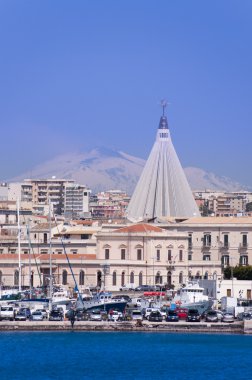 Siraküza cityscape etna Dağı ile