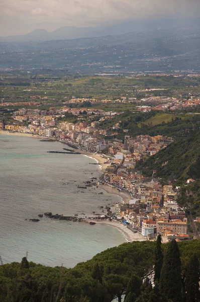 Mar Mediterrâneo por Taormina na Itália Sicília — Fotografia de Stock