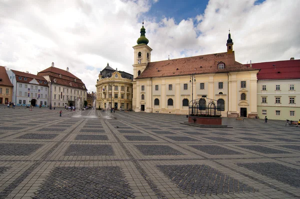 Hlavní náměstí historické arhitecture v sibiu Transylvánie Rumunsko — Stock fotografie