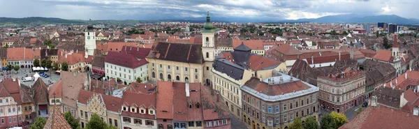 Panorama del casco antiguo de Sibiu en Transilvania Rumania — Foto de Stock