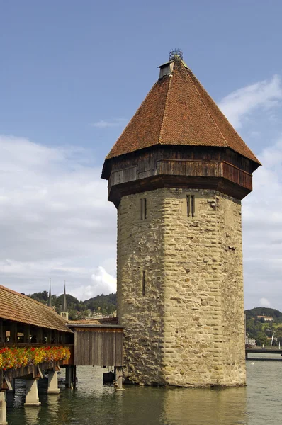 Luzern'deki kule — Stok fotoğraf