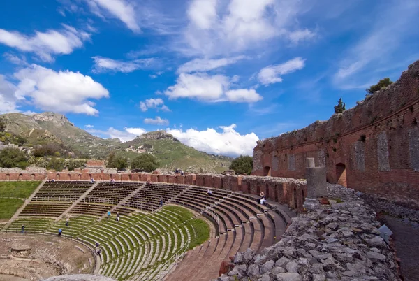 Anfiteatro greco di Taormina in Sicilia Italia — Foto Stock