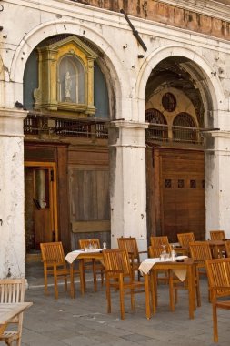 boş masa ve sandalyeler, venezia