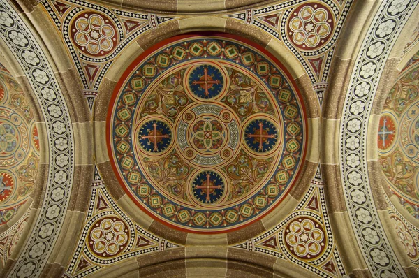 Kilise tavanda geleneksel dekorasyon — Stok fotoğraf