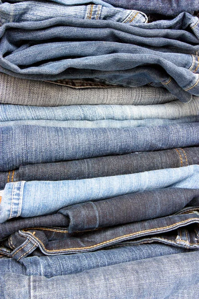 Haufen Jeans — Stockfoto