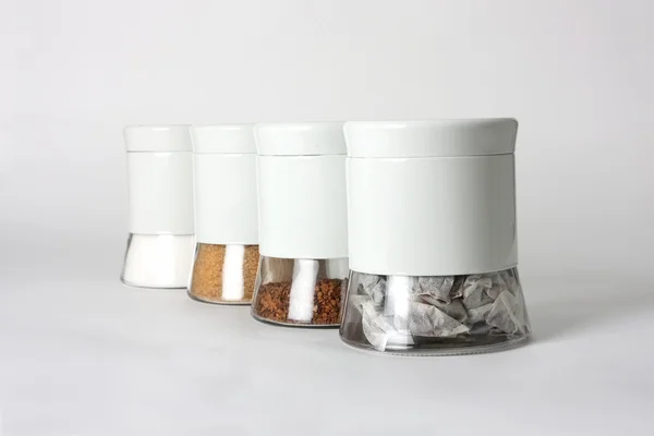 Moderne potten van thee, koffie en suikers — Stockfoto
