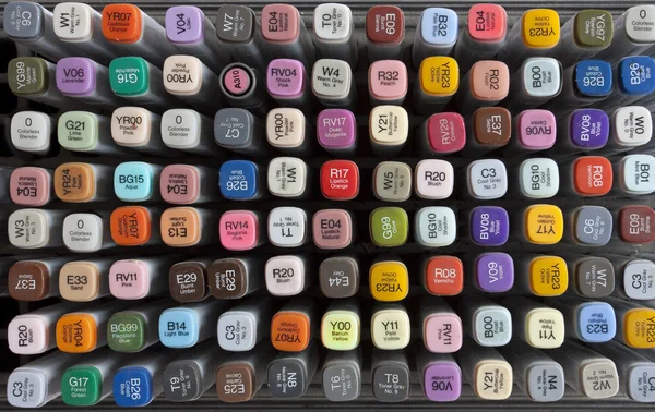 Conjunto de canetas de desenho coloridas diferentes — Fotografia de Stock