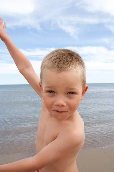 Dítě na pláži — Stock fotografie