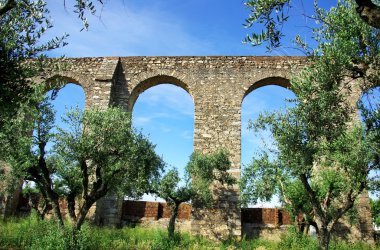 Güney Portekiz Evora su kemeri.