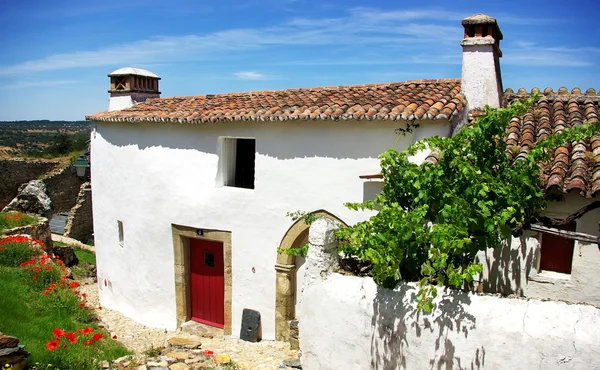 典型的房子在葡萄牙南部. — 图库照片