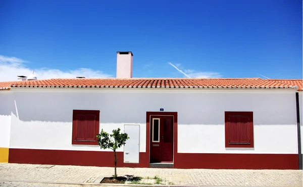房子在葡萄牙村，alentejo 地区. — 图库照片