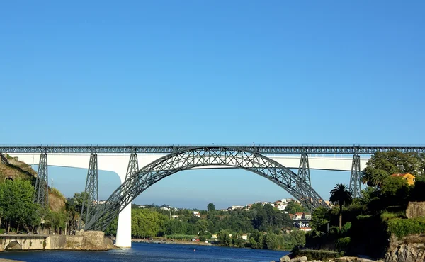 Douro Nehri üzerinde iki köprü. — Stok fotoğraf