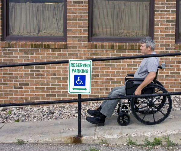 Tekerlekli sandalye rampası — Stok fotoğraf
