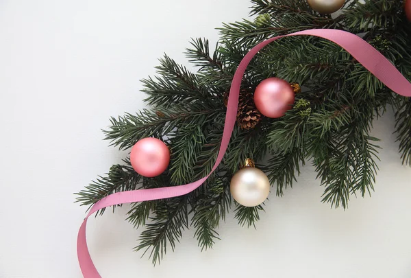 Ornamenti natalizi con nastro — Foto Stock