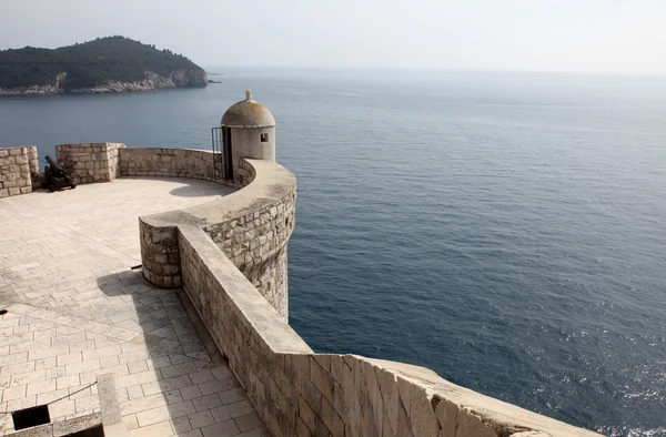 Mirante Point, muralha da cidade fortaleza de Dubrovnik — Fotografia de Stock