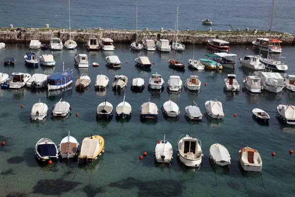 Boote im Dubrovnik-Hafen — Stockfoto