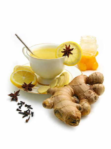 生姜茶与柠檬和香料 — 图库照片