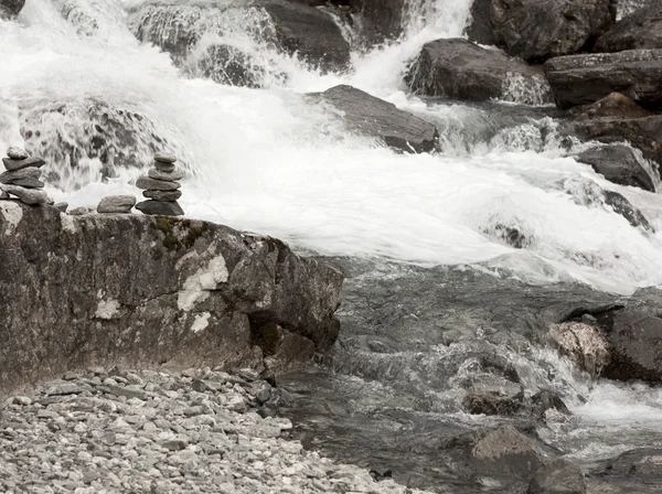 Felsen und Wasser — Stockfoto
