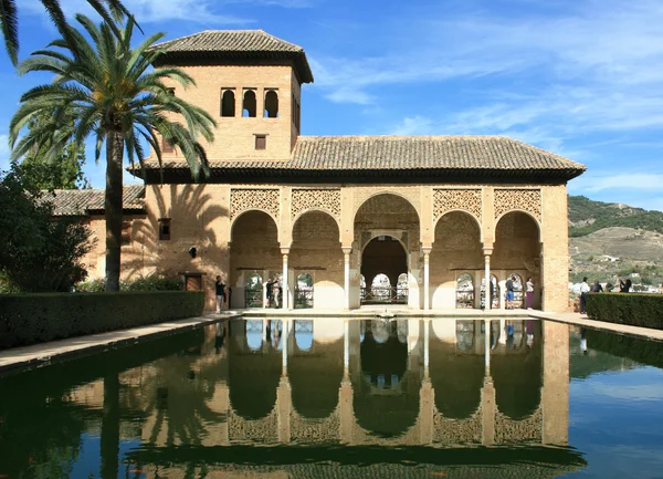 Torre de las damas, alhambra, granada, spanien — Stockfoto
