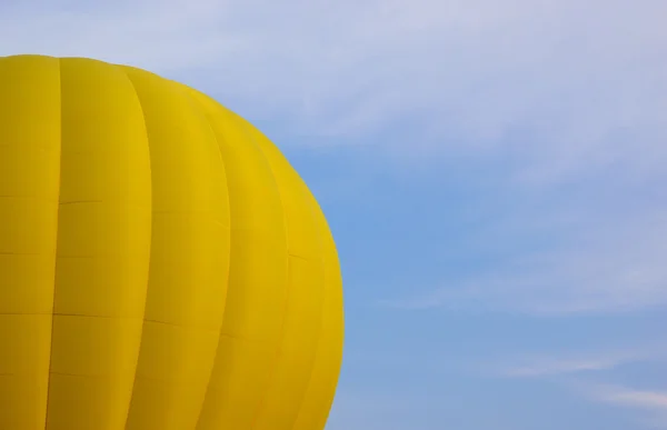 Gul ballong — Stockfoto