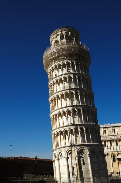 La torre inclinada de Pisa — Foto de Stock