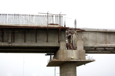 Köprü inşaat sütun