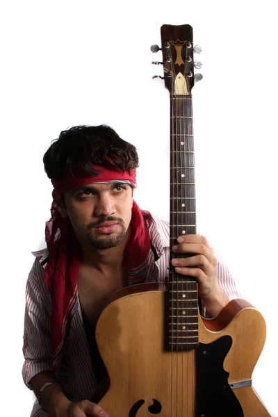 时尚印度吉他弹奏者 — 图库照片