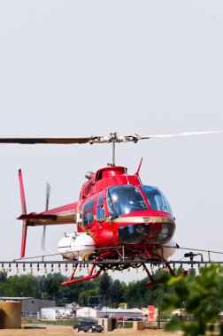 Helikopter bitkileri püskürtme