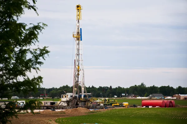 Perforación de plataformas petrolíferas en Colorado Oriental, EE.UU. — Foto de Stock
