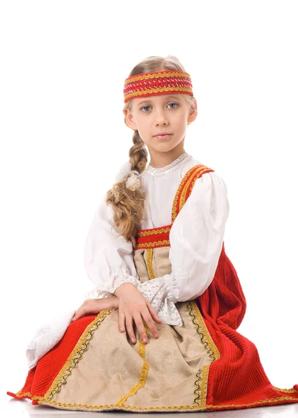Белорусская девушка в национальной одежде — стоковое фото