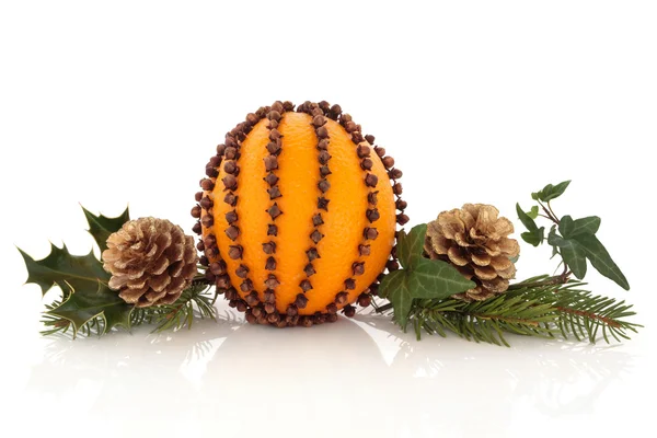 Portakal ve karanfil pomander — Stok fotoğraf