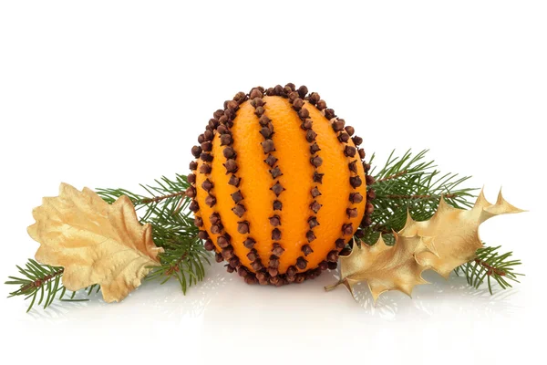 Oranje en kruidnagel pomander — Stockfoto