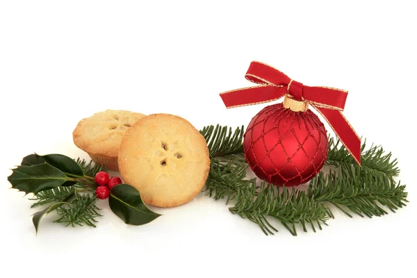 Mince Pie and Bauble — Stock Photo, Image