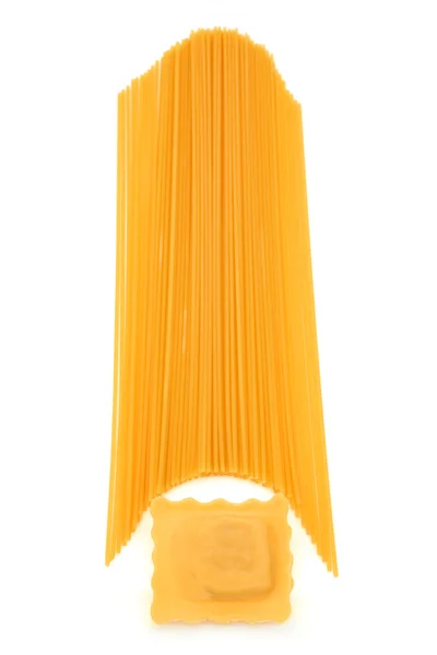 Makaron ravioli i spaghetti — Zdjęcie stockowe