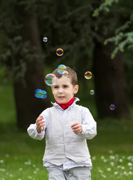 Blowing bubble — Stock Photo, Image