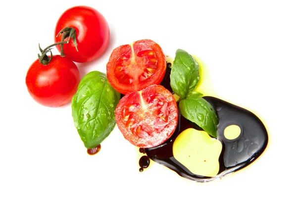 Verse tomaat met balsamico azijn — Stockfoto