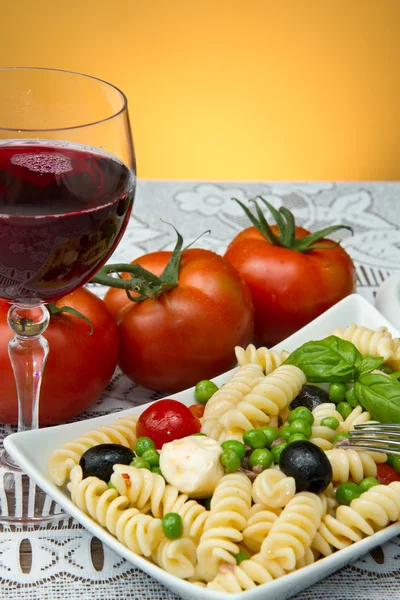 Pasta salad with mozzarella — Stock Photo, Image
