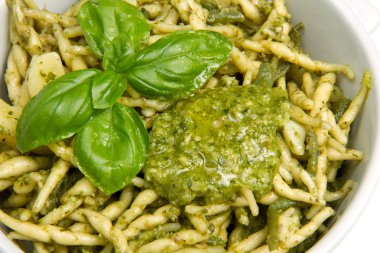 Pesto ile makarna