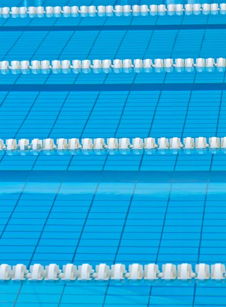 Zwembad (zwembad) — Stockfoto