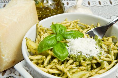 Pesto ile makarna