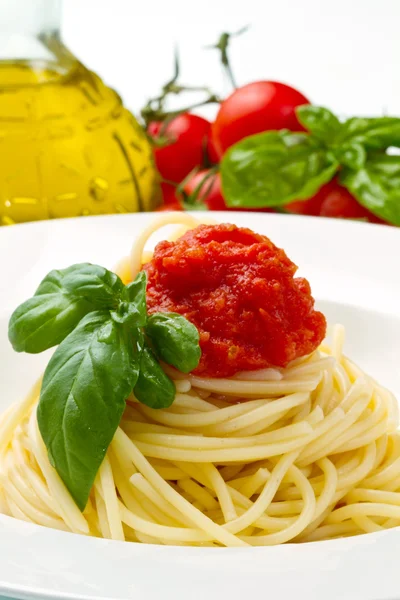 Spaghetti met tomaat — Stockfoto
