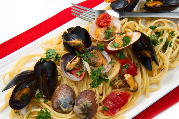 Delicious pasta with clams — Stock Photo, Image