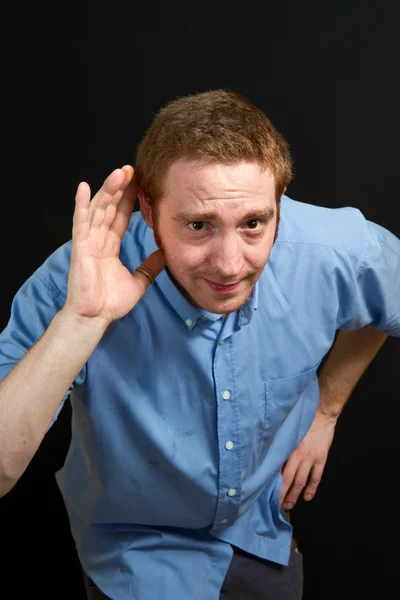 Homem tentando ouvir — Fotografia de Stock